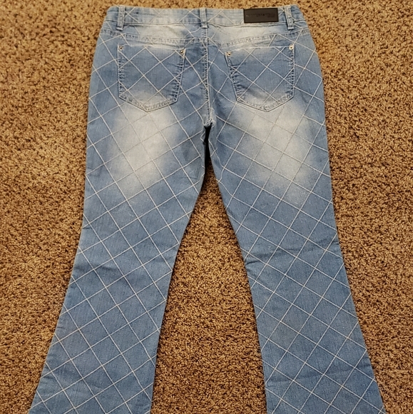 Jeans - Picture 2 of 3